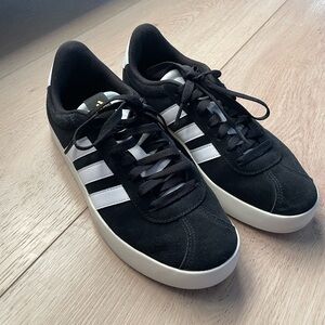 Adidas Men's Black and White Classic Sneakers